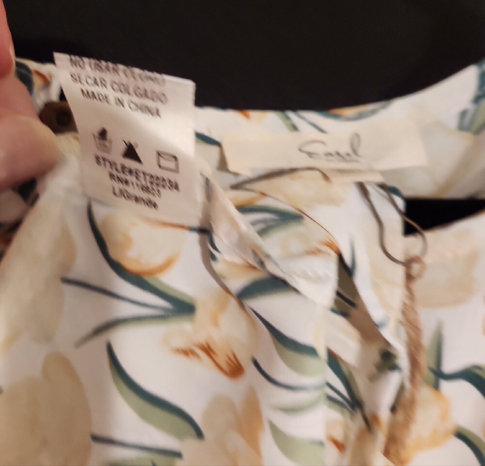 Easel Women's Cream Yellow Floral Short Sleeve Blouse Size Large NWT - Picture 8 of 8